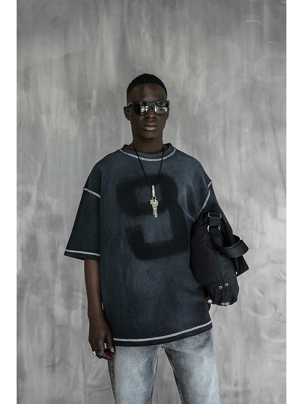 Erkek Dikiş Detaylı Waffle Kumaş Oversize Tişört Siyah-1