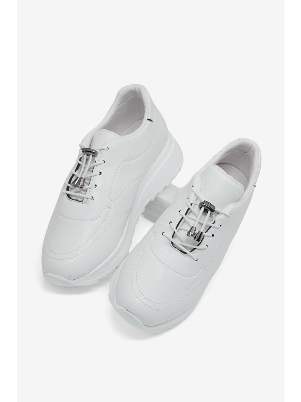 Kadın Beyaz Rahat Kalıp Bağcıklı Kadın Ayakkabı