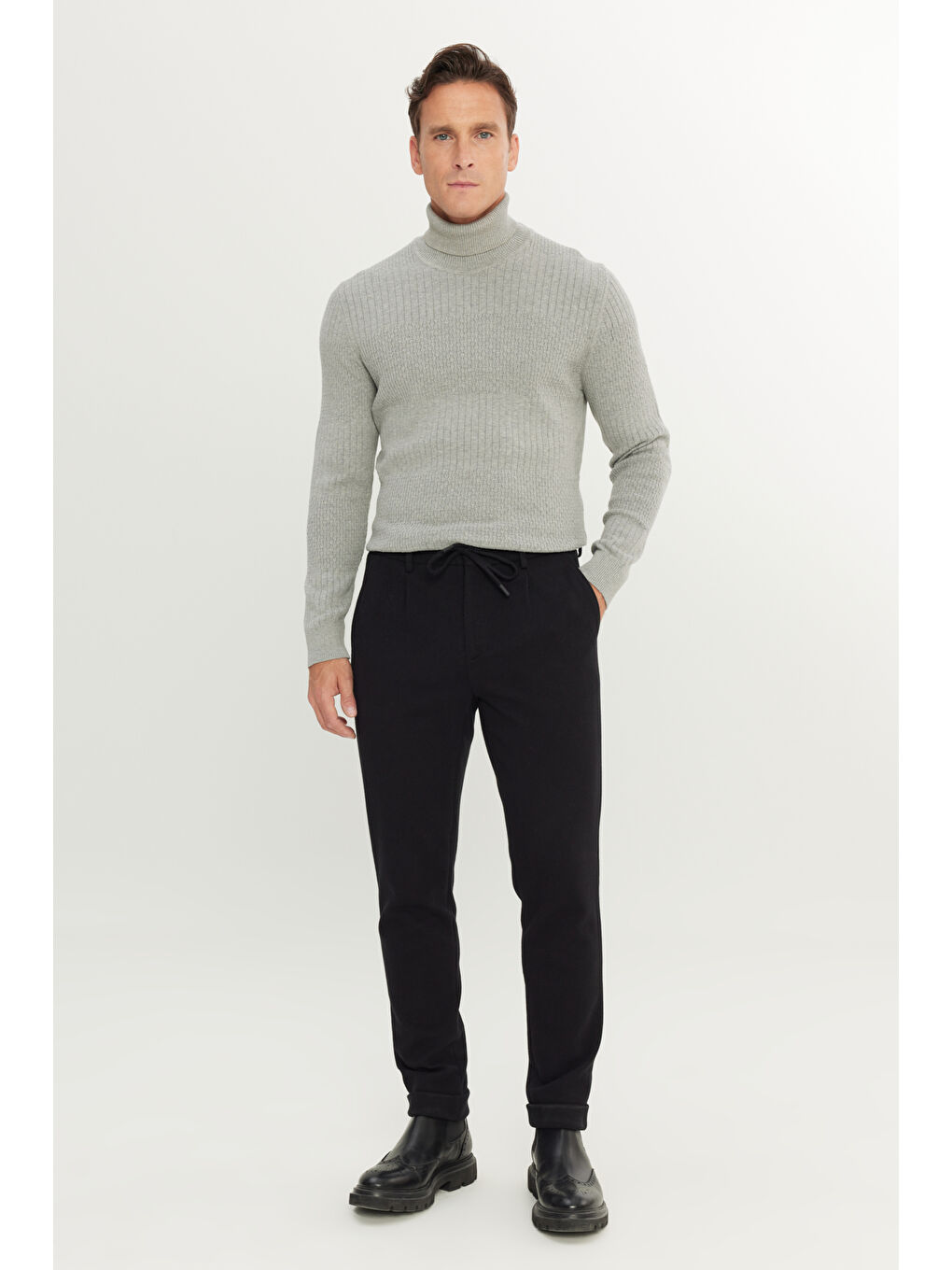 Erkek Siyah Slim Fit Dar Kesim Beli Bağlamalı Yan Cep Esnek Casual Pantolon-1