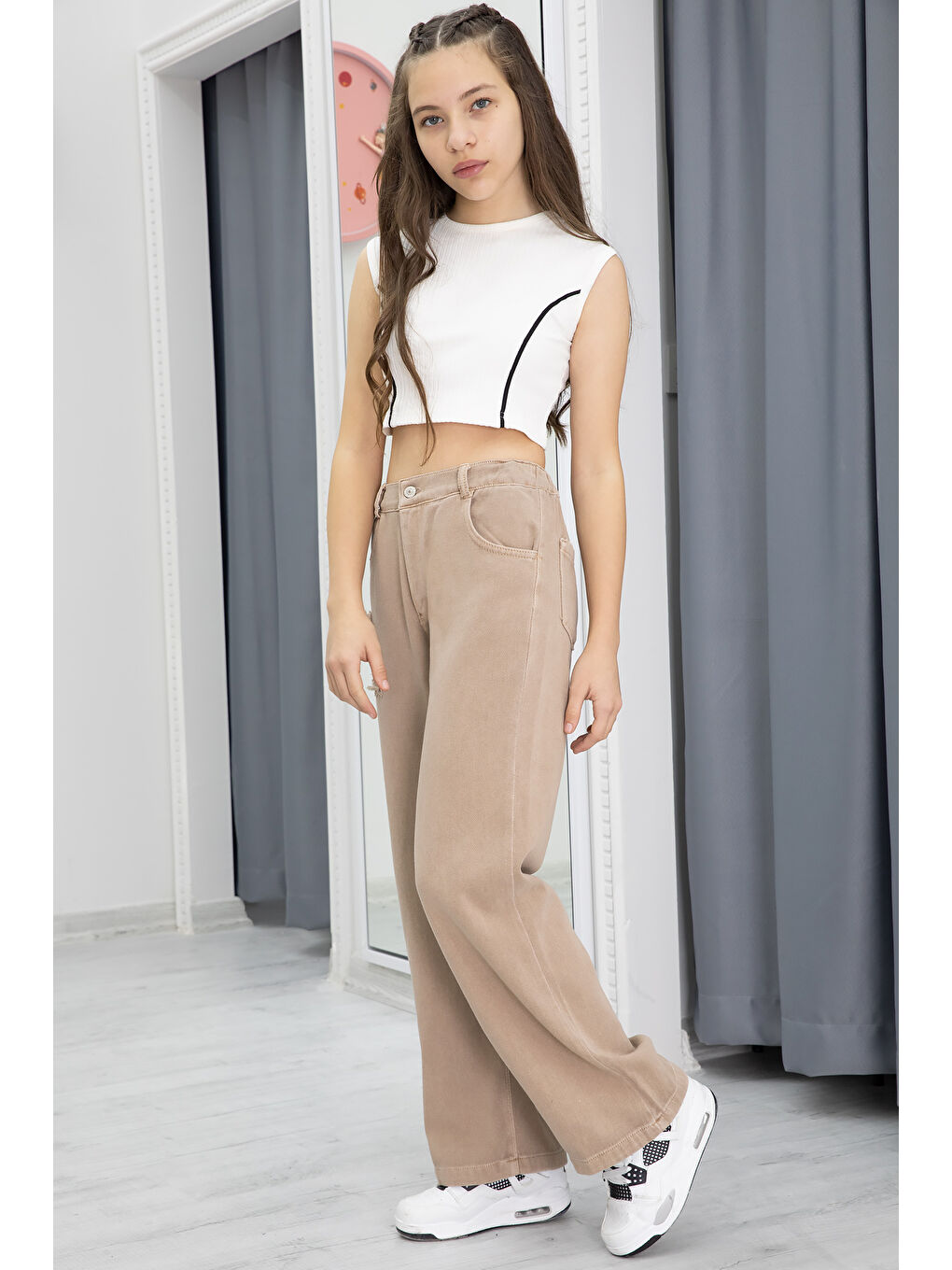 Bej Nakış Detay Geniş Paça Kız Çocuk Jean Pantolon 20300-2