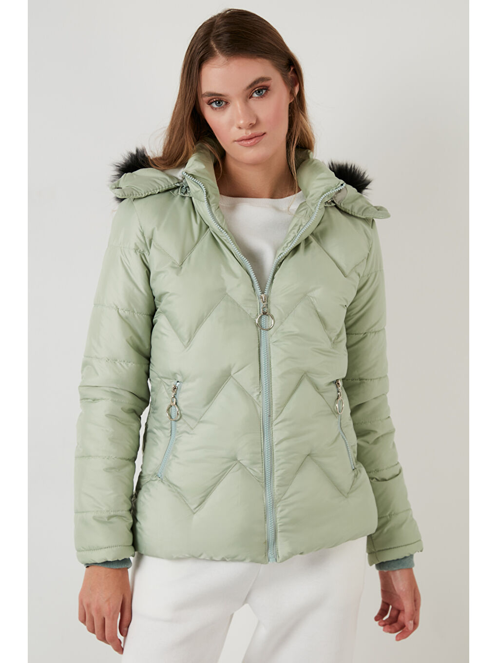 Yeşil Tüylü Kapüşonlu Cepli Şişme Kadın Mont 5769009-1