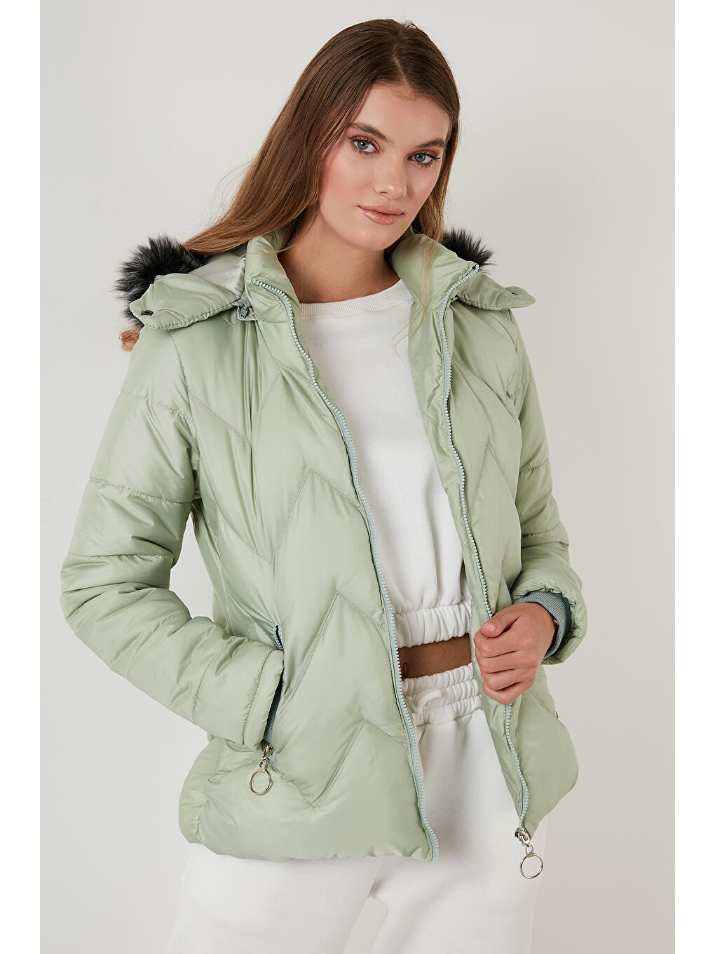 Yeşil Tüylü Kapüşonlu Cepli Şişme Kadın Mont 5769009-3