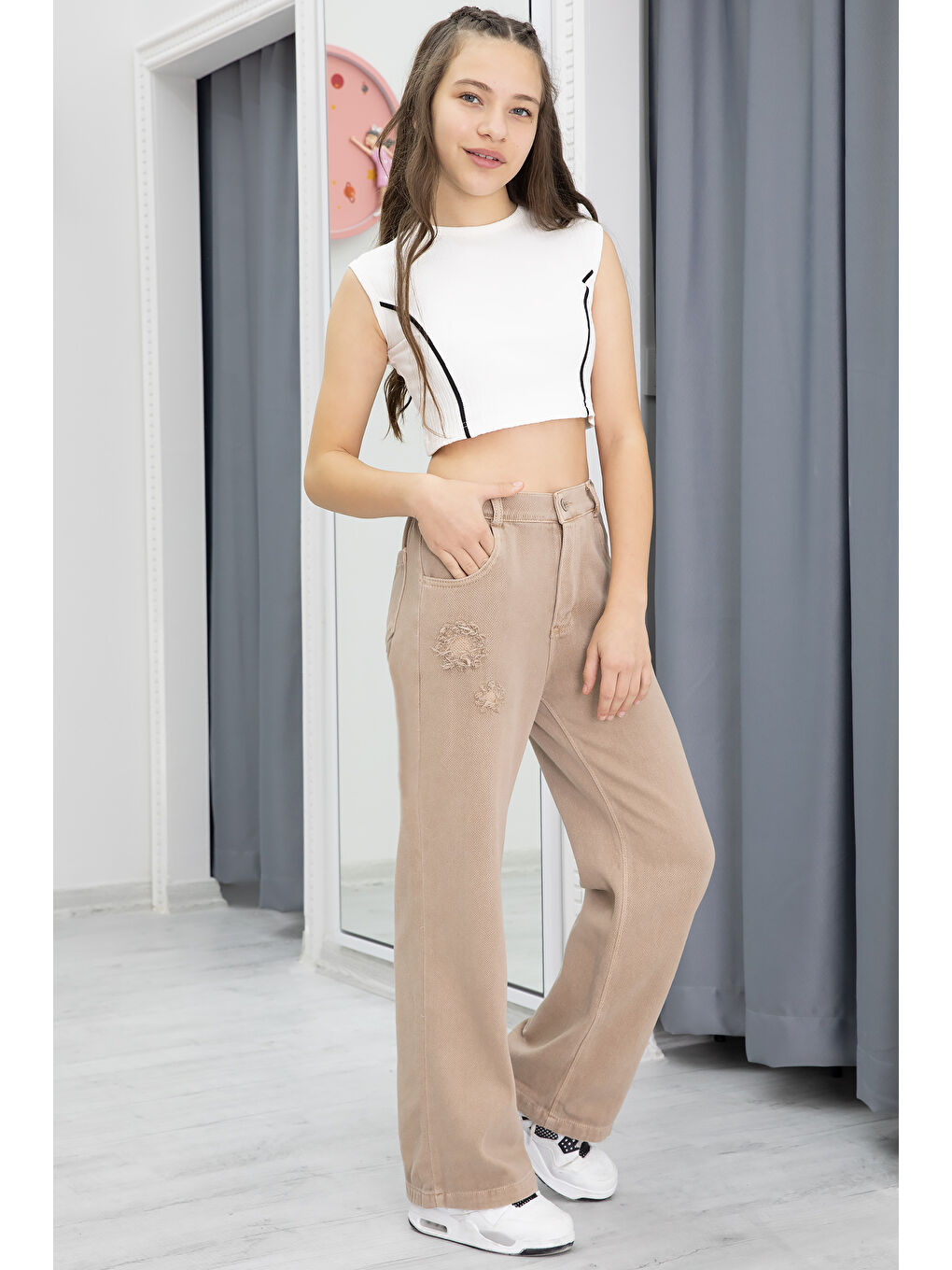 Bej Nakış Detay Geniş Paça Kız Çocuk Jean Pantolon 20300-3
