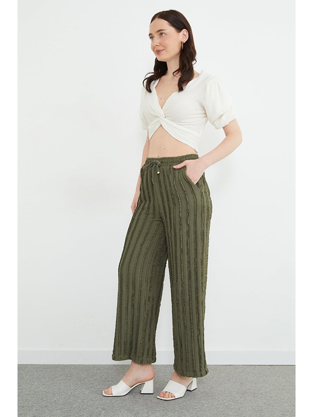 Haki Beli Lastikli Krep Kumaş Cepli Pantolon-1