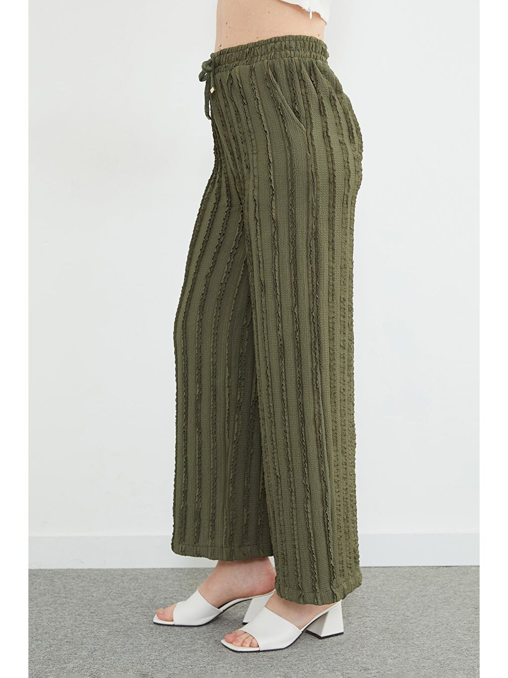 Haki Beli Lastikli Krep Kumaş Cepli Pantolon-4