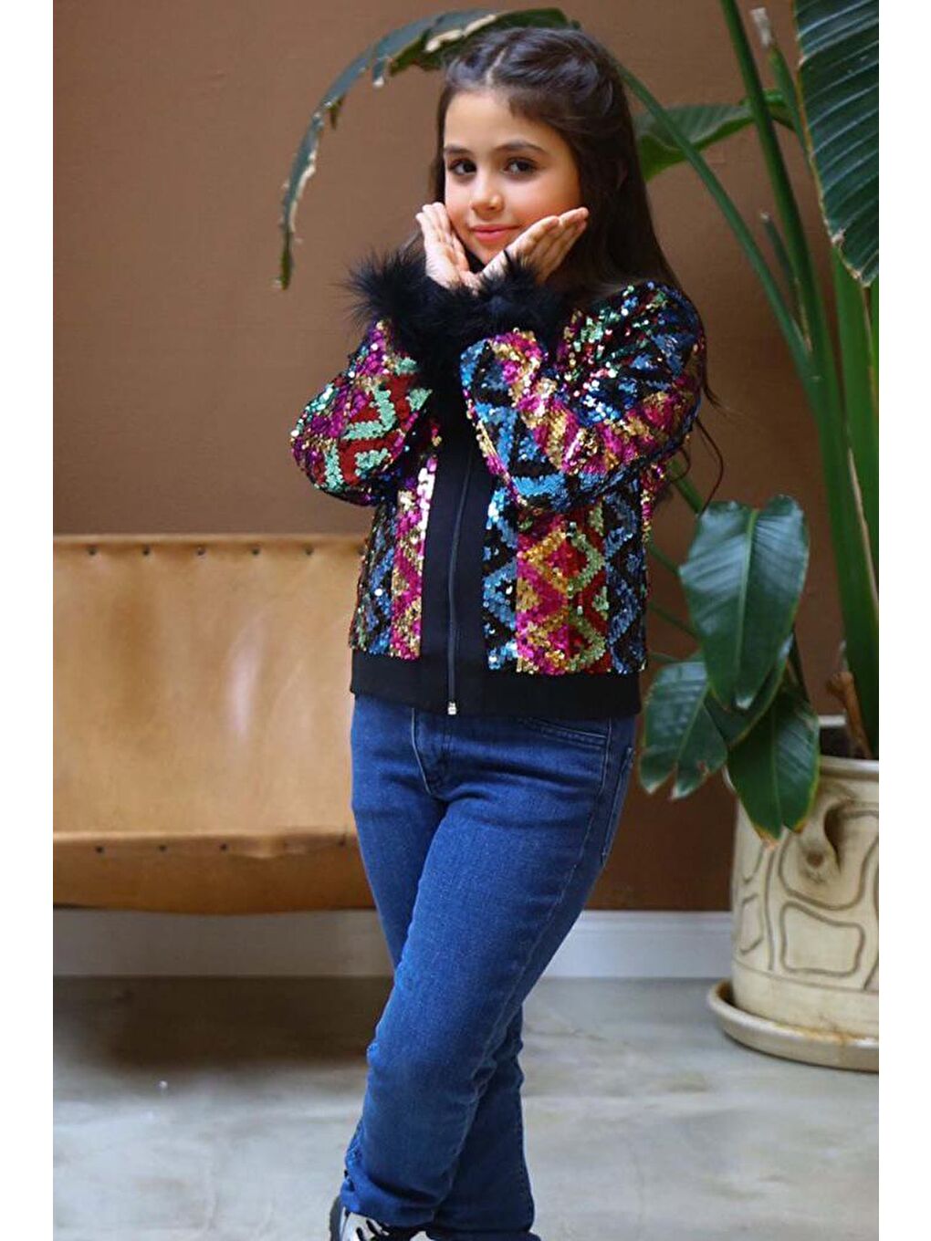 Kız Çocuk Pulpayet ve Kol Uçları Tüy Detaylı Ceket, Denim Pantolonlu, Siyah Alt Üst Takım