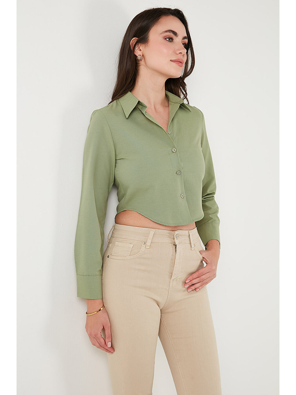 Haki Pamuk Karışımlı Slim Fit Uzun Kollu Crop Gömlek 6777336-3