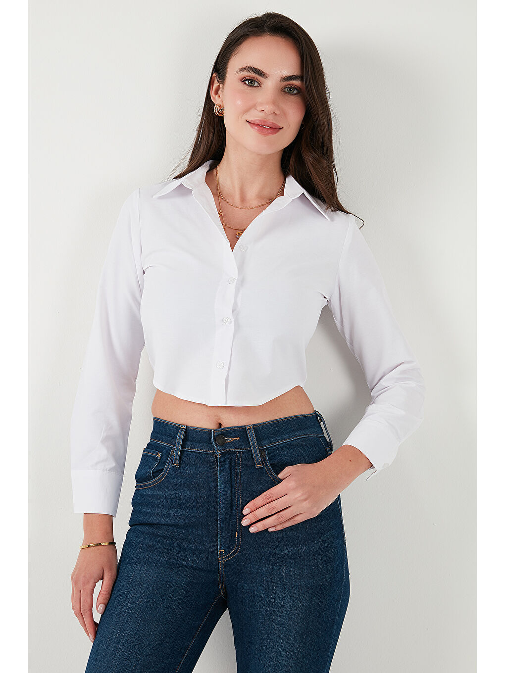 Beyaz Pamuk Karışımlı Slim Fit Uzun Kollu Crop Gömlek 6777336-2