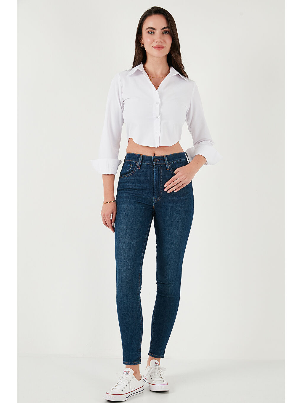 Beyaz Pamuk Karışımlı Slim Fit Uzun Kollu Crop Gömlek 6777336-3