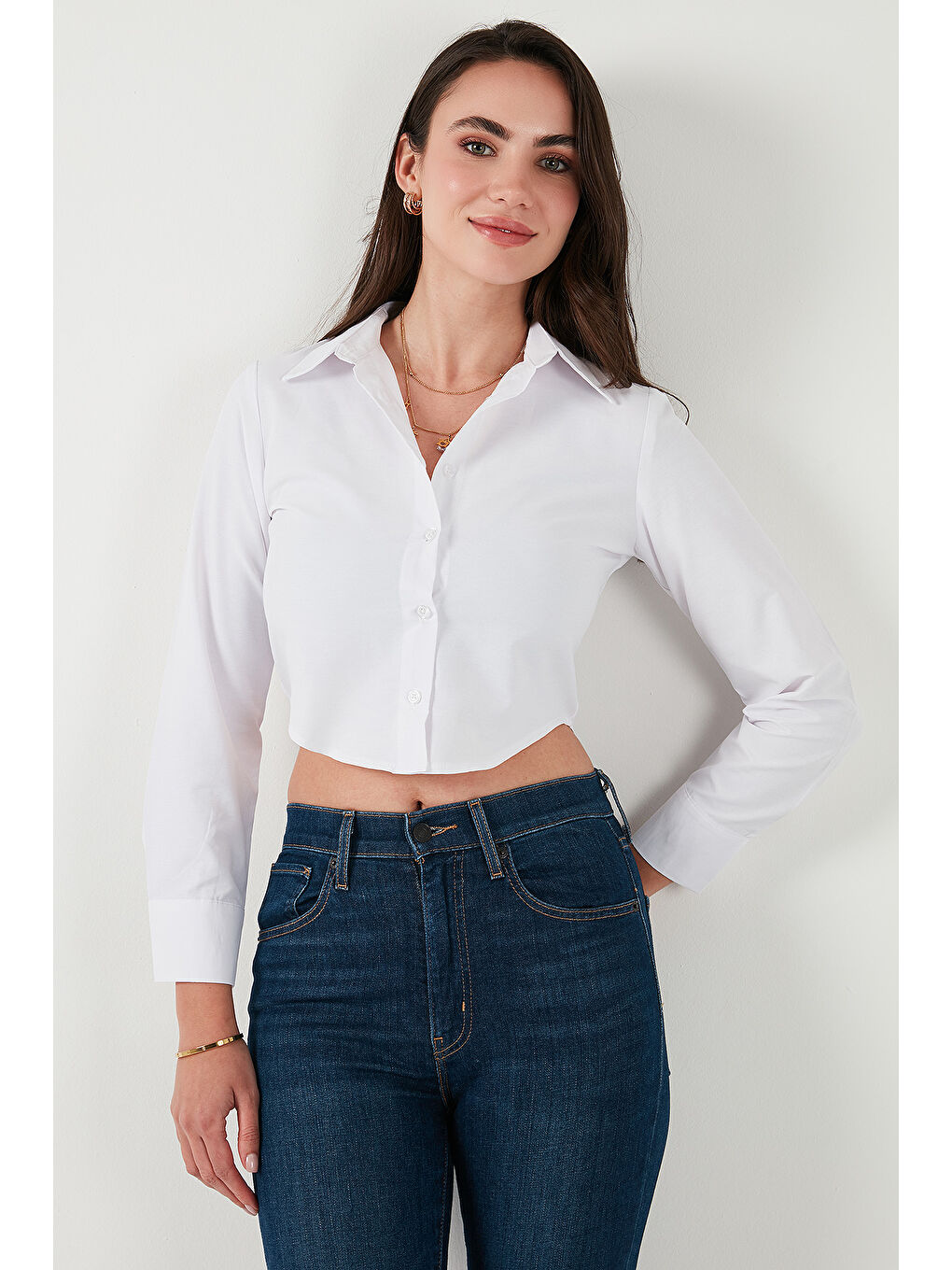 Beyaz Pamuk Karışımlı Slim Fit Uzun Kollu Crop Gömlek 6777336-4
