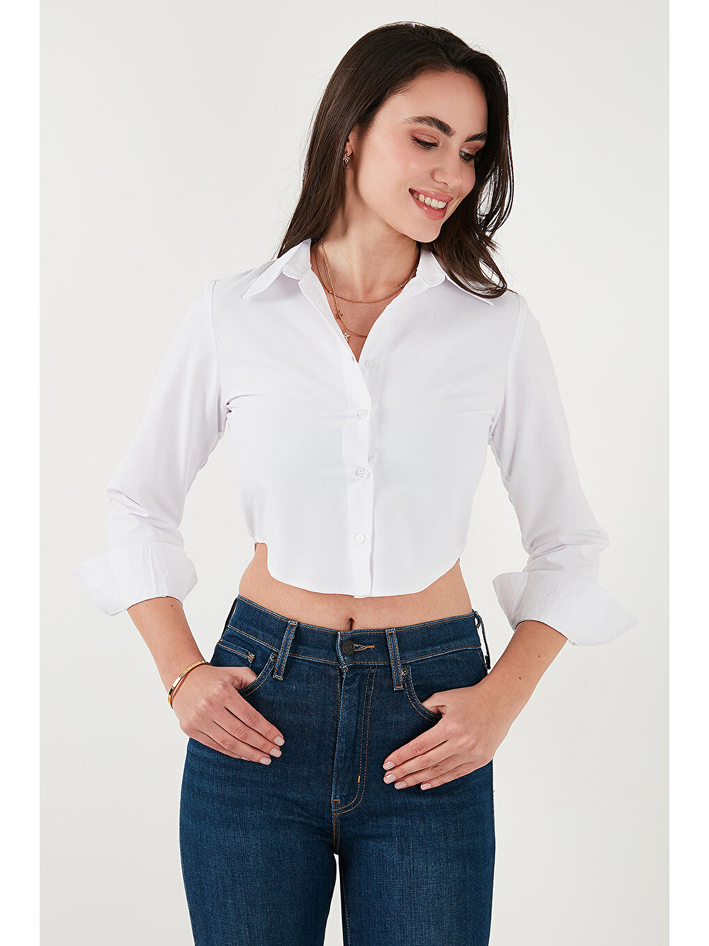 Beyaz Pamuk Karışımlı Slim Fit Uzun Kollu Crop Gömlek 6777336-5