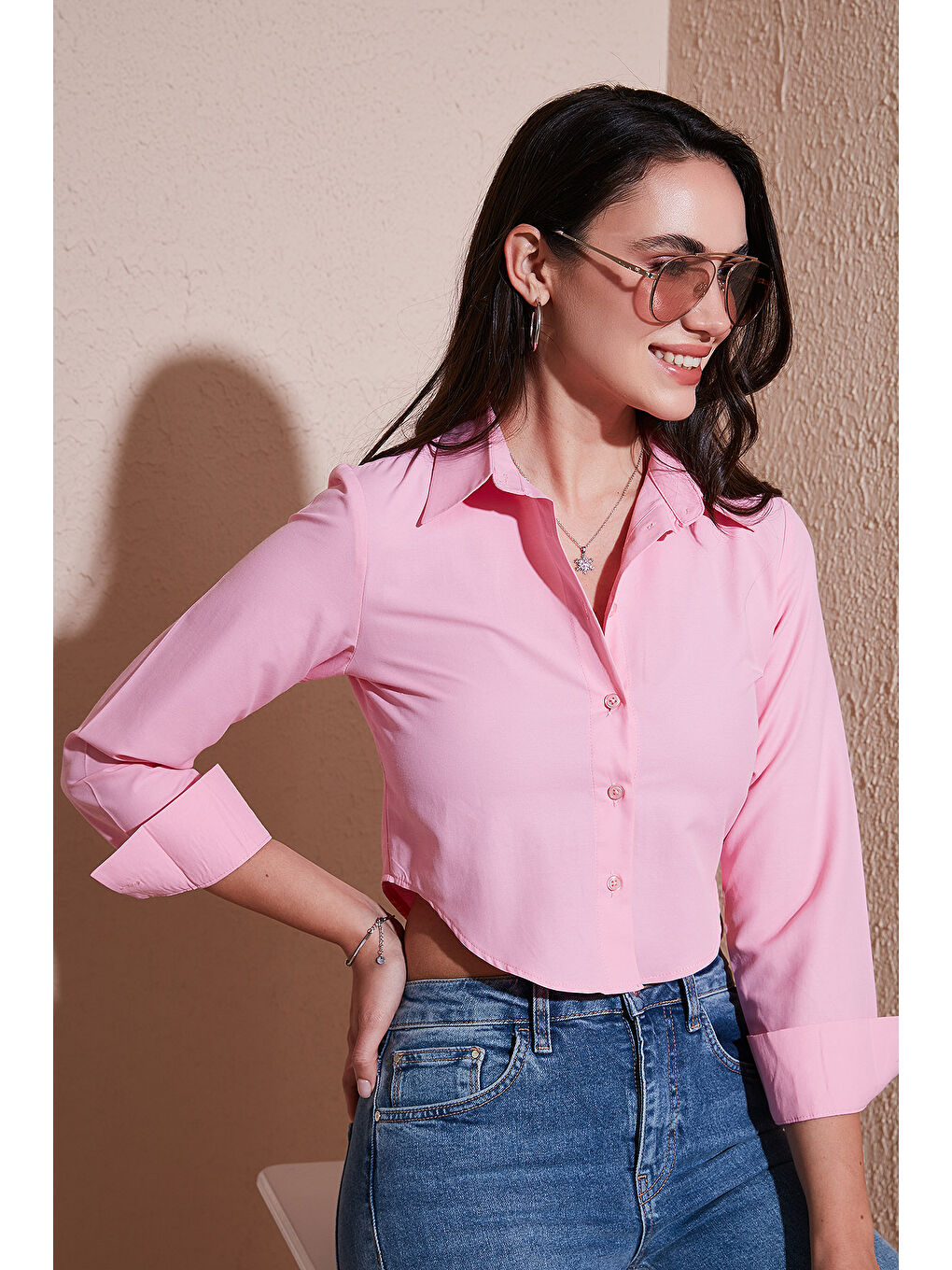 Pembe Pamuk Karışımlı Slim Fit Uzun Kollu Crop Gömlek 6777336