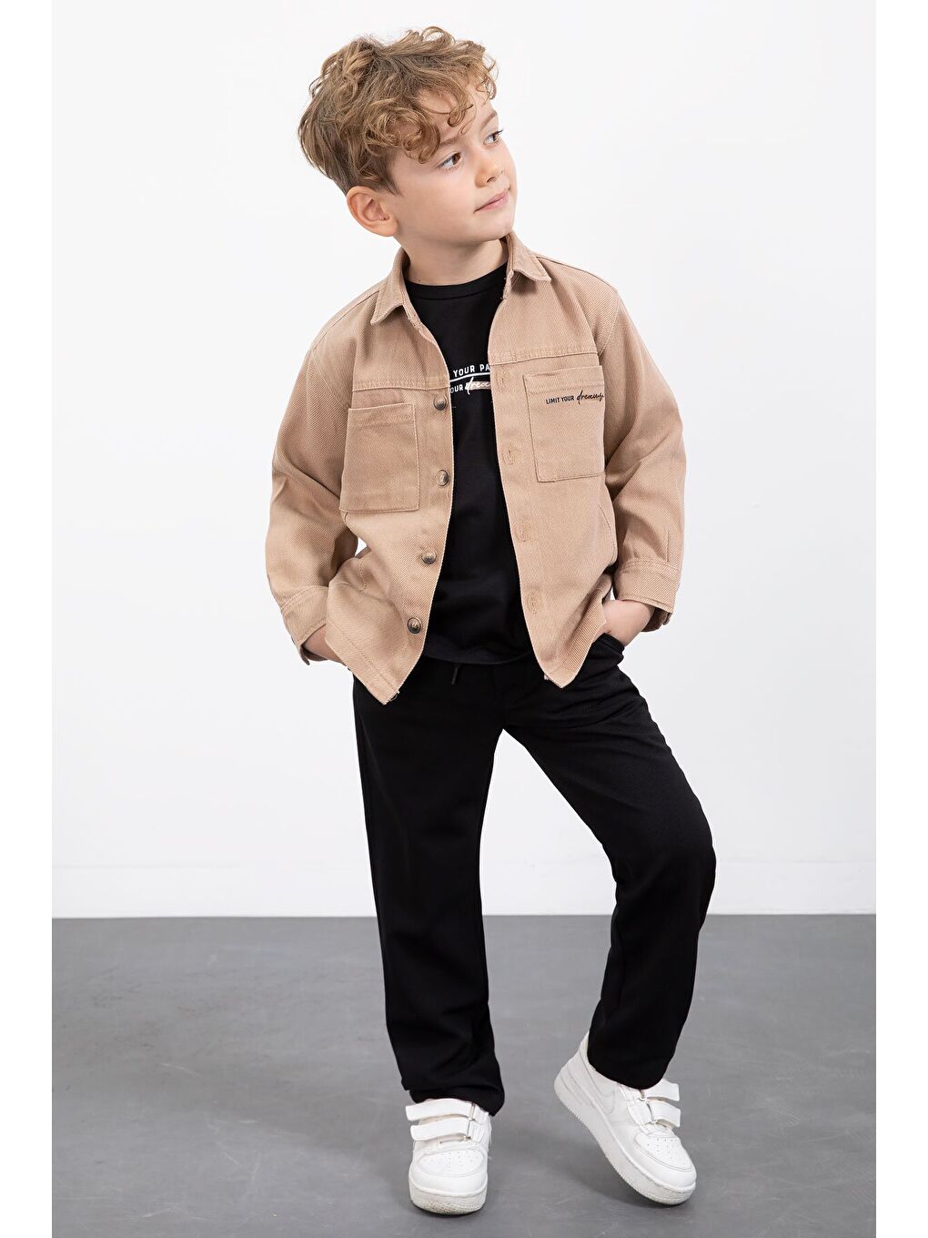 Kahverengi Yazılı Düğmeli Gömlekli Erkek Çocuk Pantolonlu 3lü Takım 23371-3