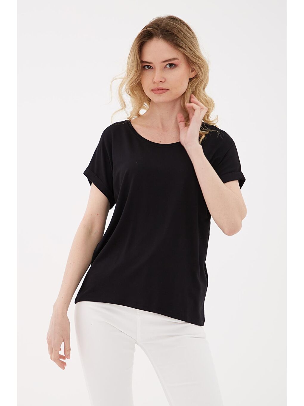 Siyah Streç Regular Fit Yuvarlak Yaka Bluz 25Y0194K1-3