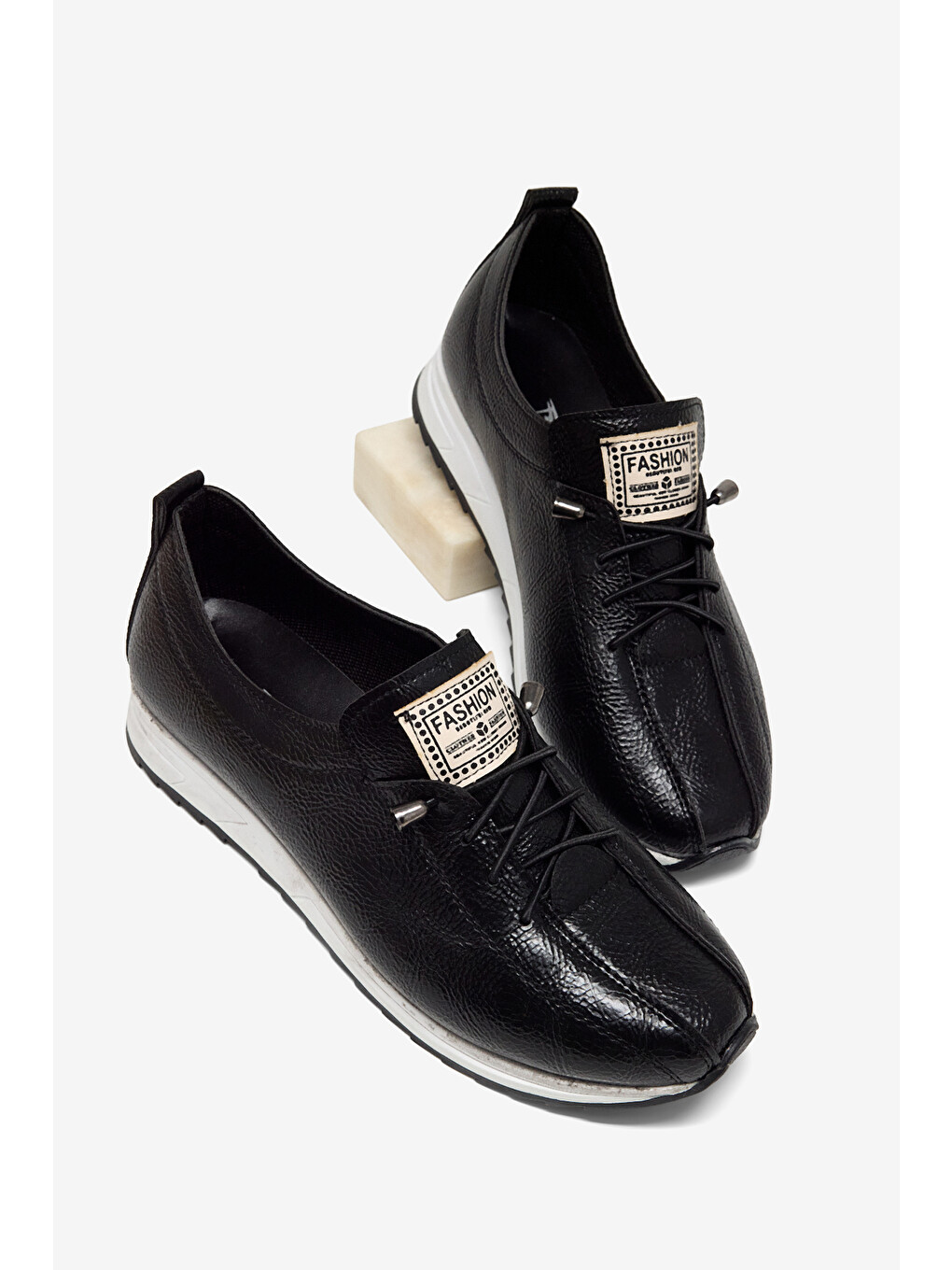 Kadın Siyah Rahat Kalıp Ortopedik Bağcıklı Loafer