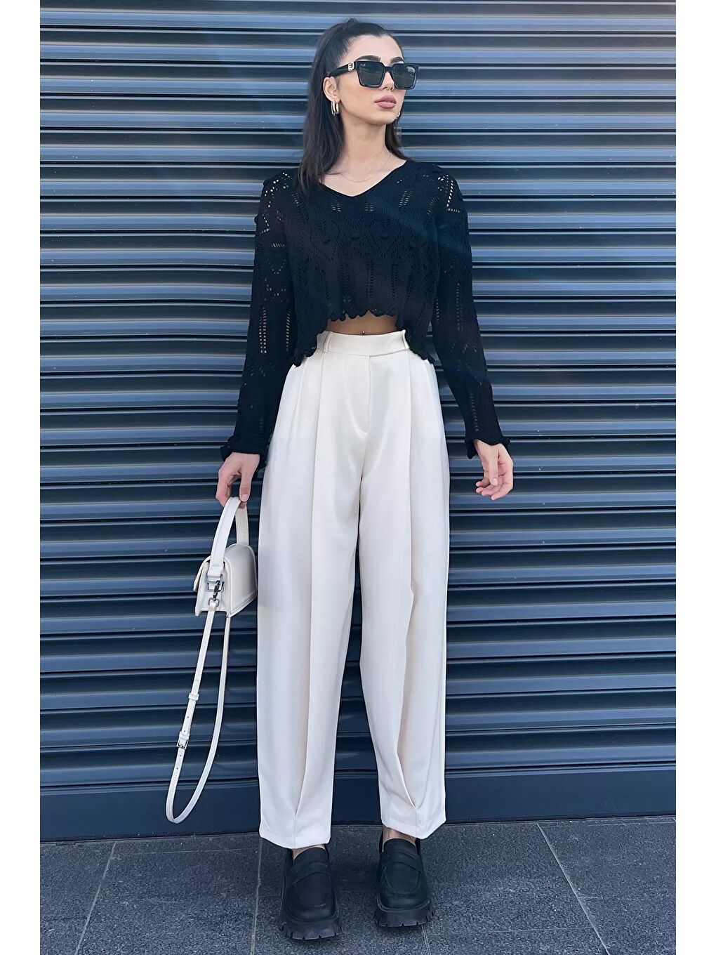 Ekru Yüksek Bel Pileli Kadın Bol Kesim Kumaş Pantolon-1