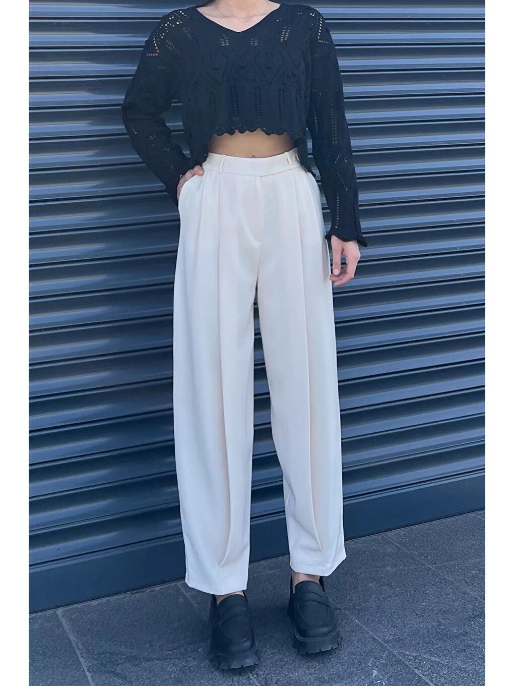 Ekru Yüksek Bel Pileli Kadın Bol Kesim Kumaş Pantolon-2