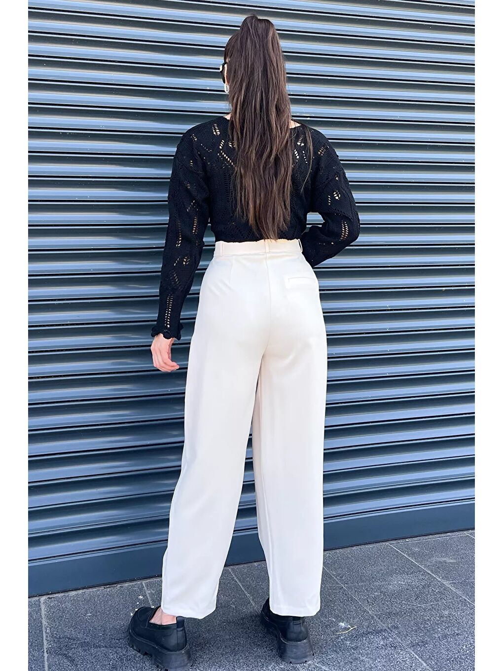 Ekru Yüksek Bel Pileli Kadın Bol Kesim Kumaş Pantolon-3