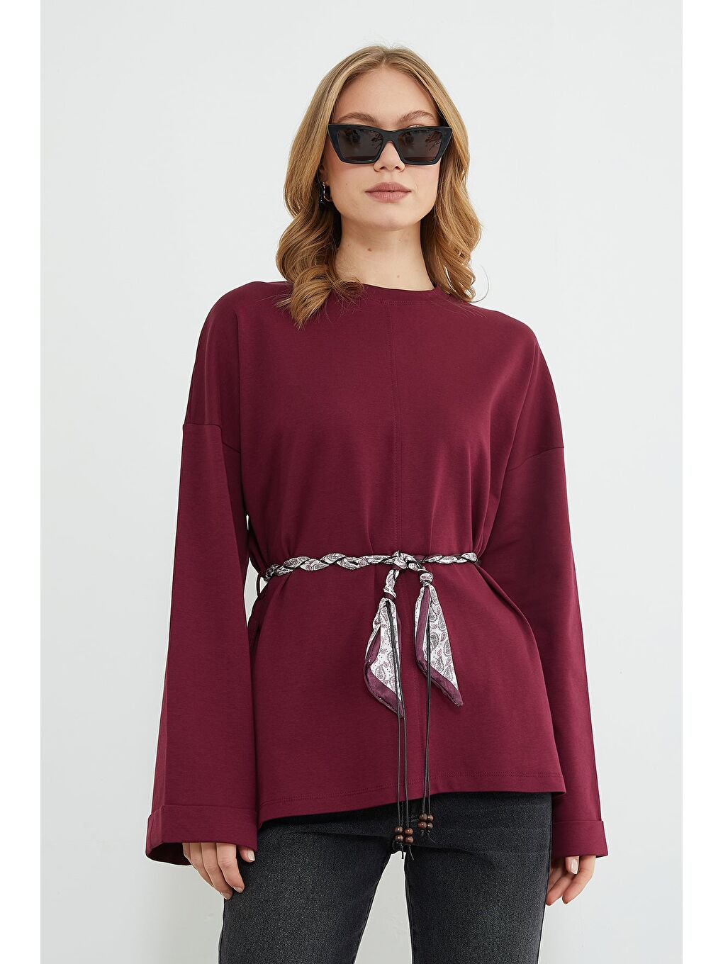 Bordo Fullamodest Kemerli Yırtmaçlı Geniş Kol Tunik