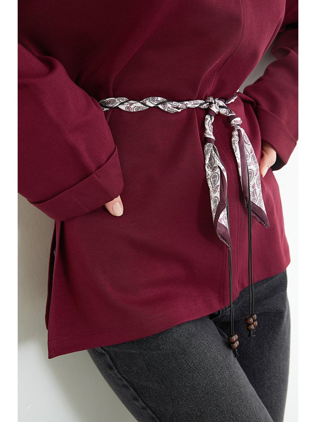Bordo Fullamodest Kemerli Yırtmaçlı Geniş Kol Tunik-4