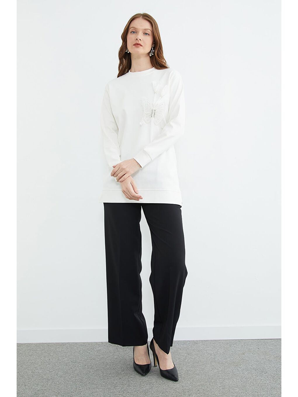 Ekru Fullamodest Kelebek Nakışlı Taşlı Bisiklet Yaka Tunik-2