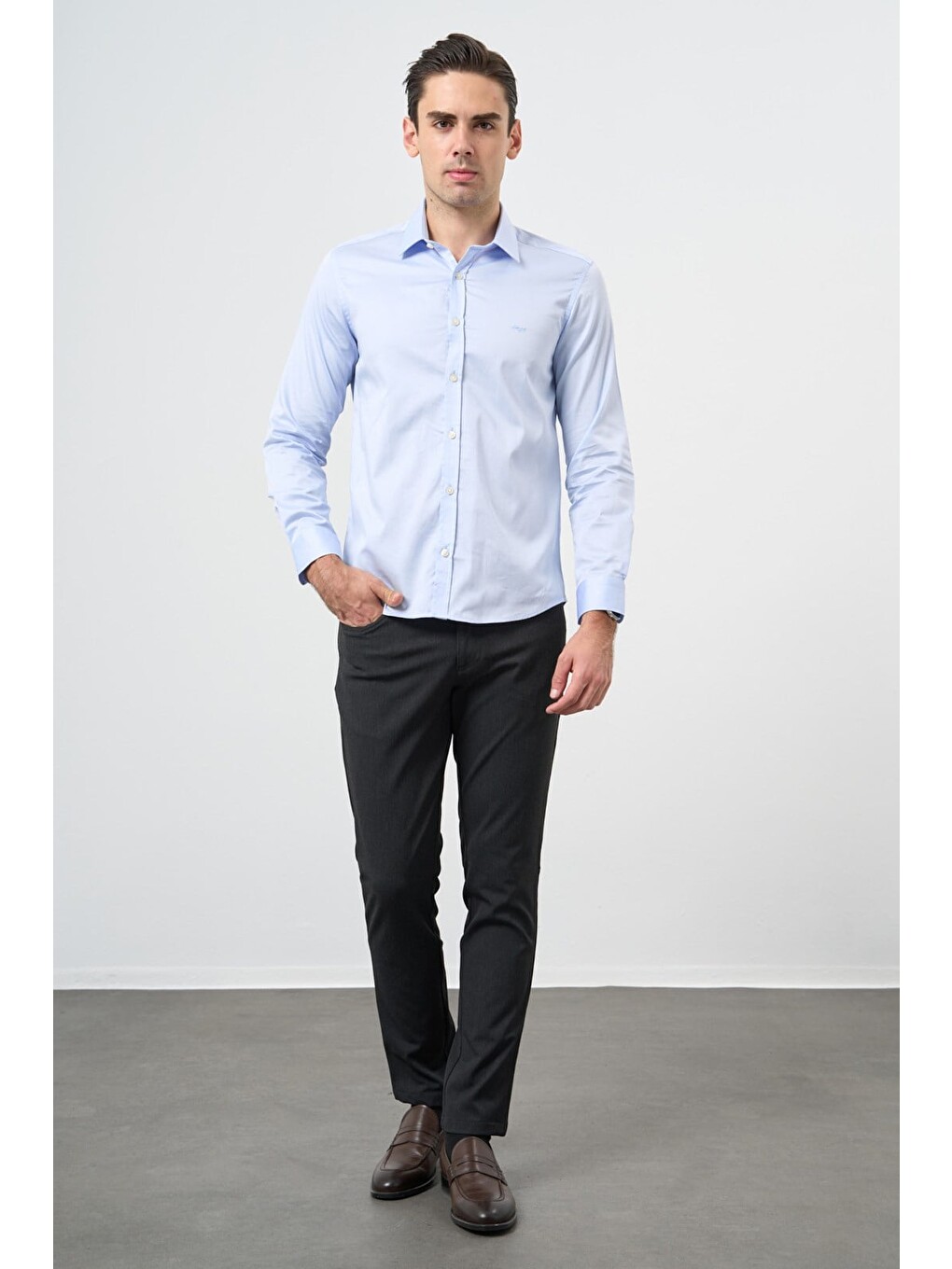 Mavi Sert Yaka Uzun Kol Cepsiz Slim Fit %100 Pamuk Gömlek 1004260324-1