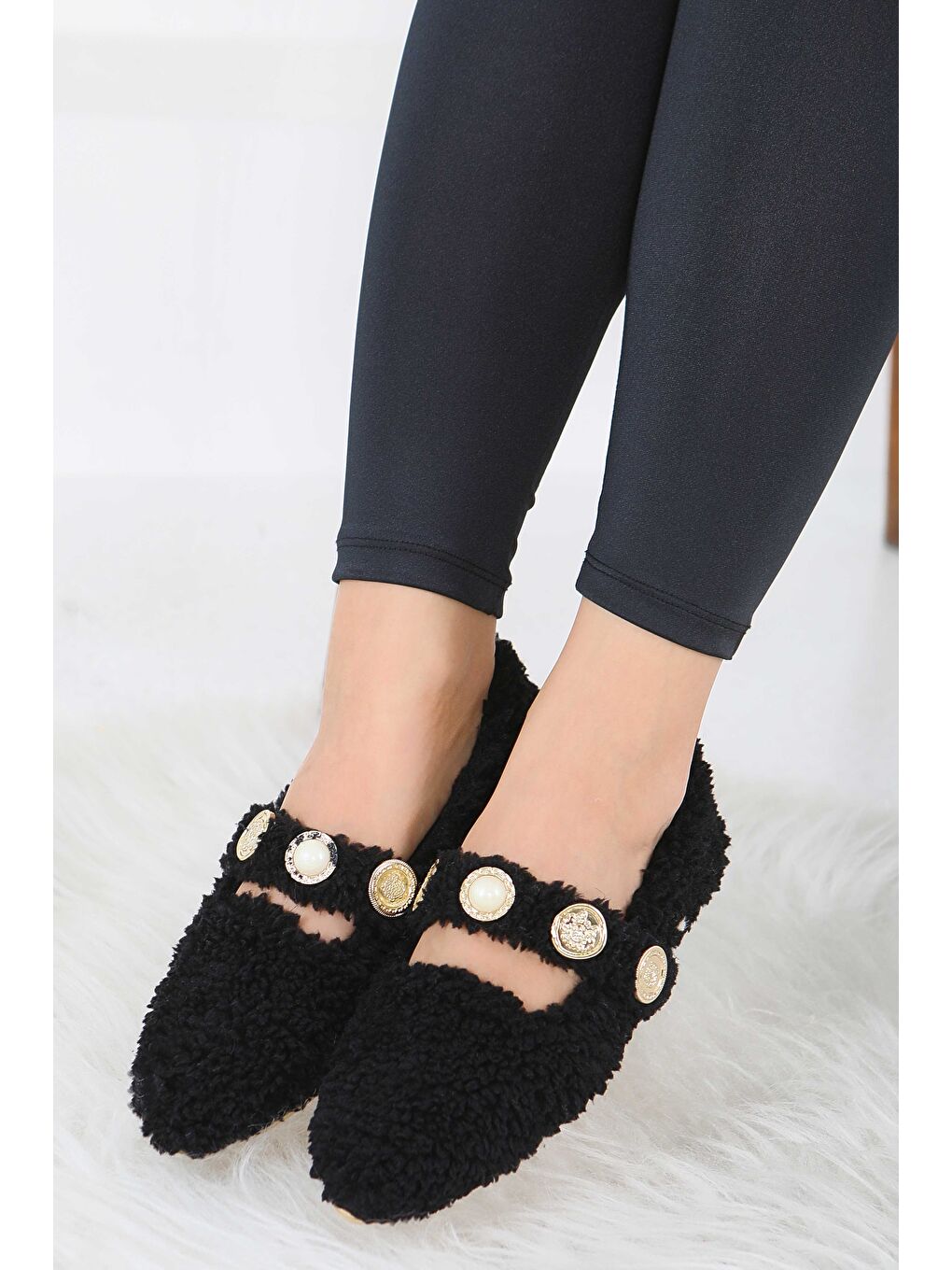 Kadın Siyah İnci Ve Tuğra Detaylı Pelüş Babet - 27911-SIYAH-1