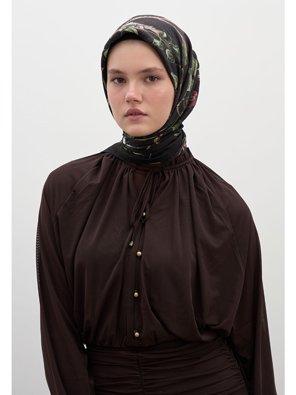 Flower Rain Desen Pamuklu Viskon Eşarp Siyah-2