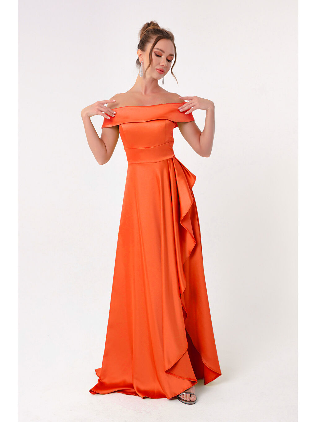 Kadın Turuncu Kayık Yaka Saten Abiye & Mezuniyet Elbisesi-1