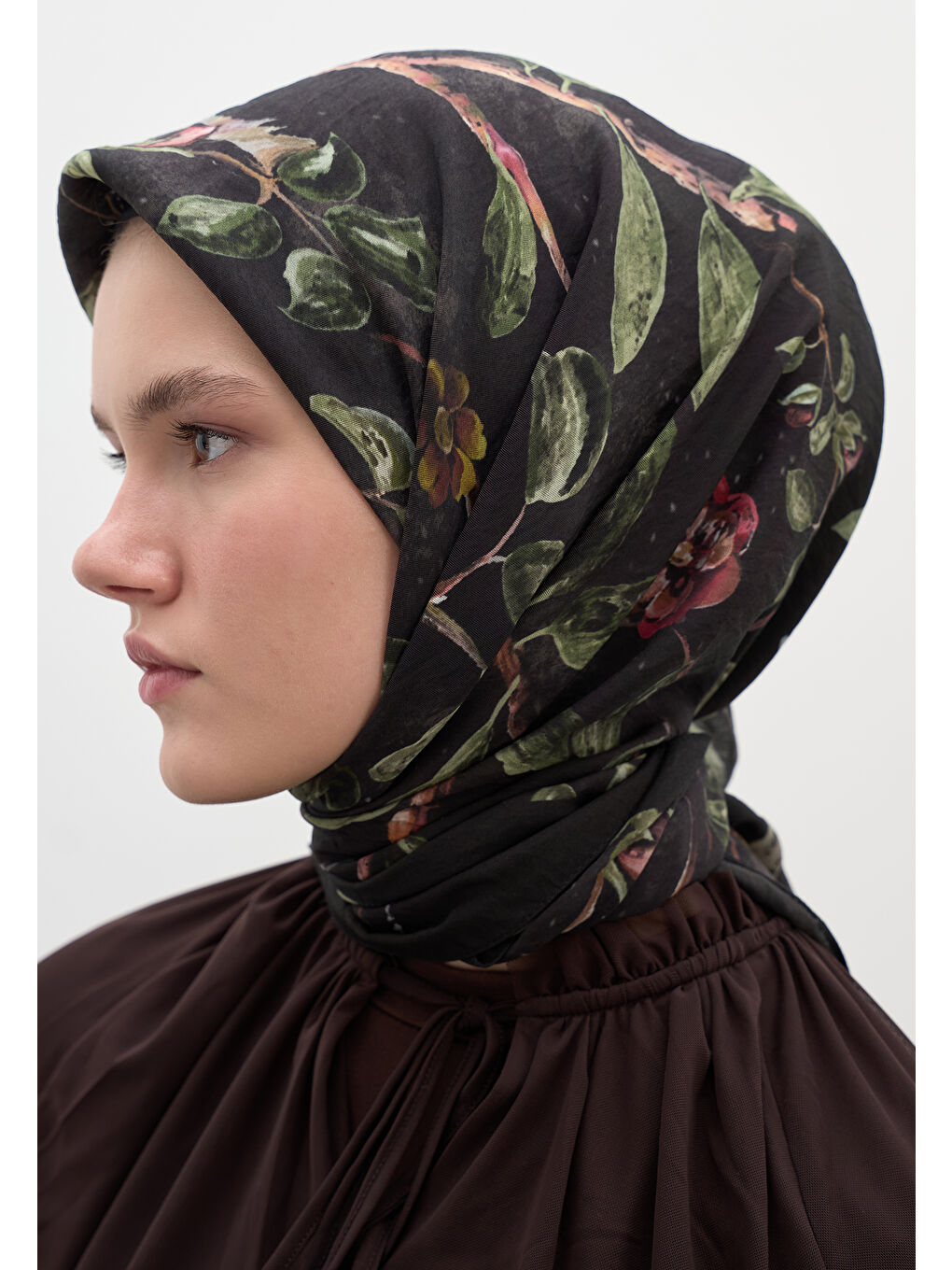 Flower Rain Desen Pamuklu Viskon Eşarp Siyah-3