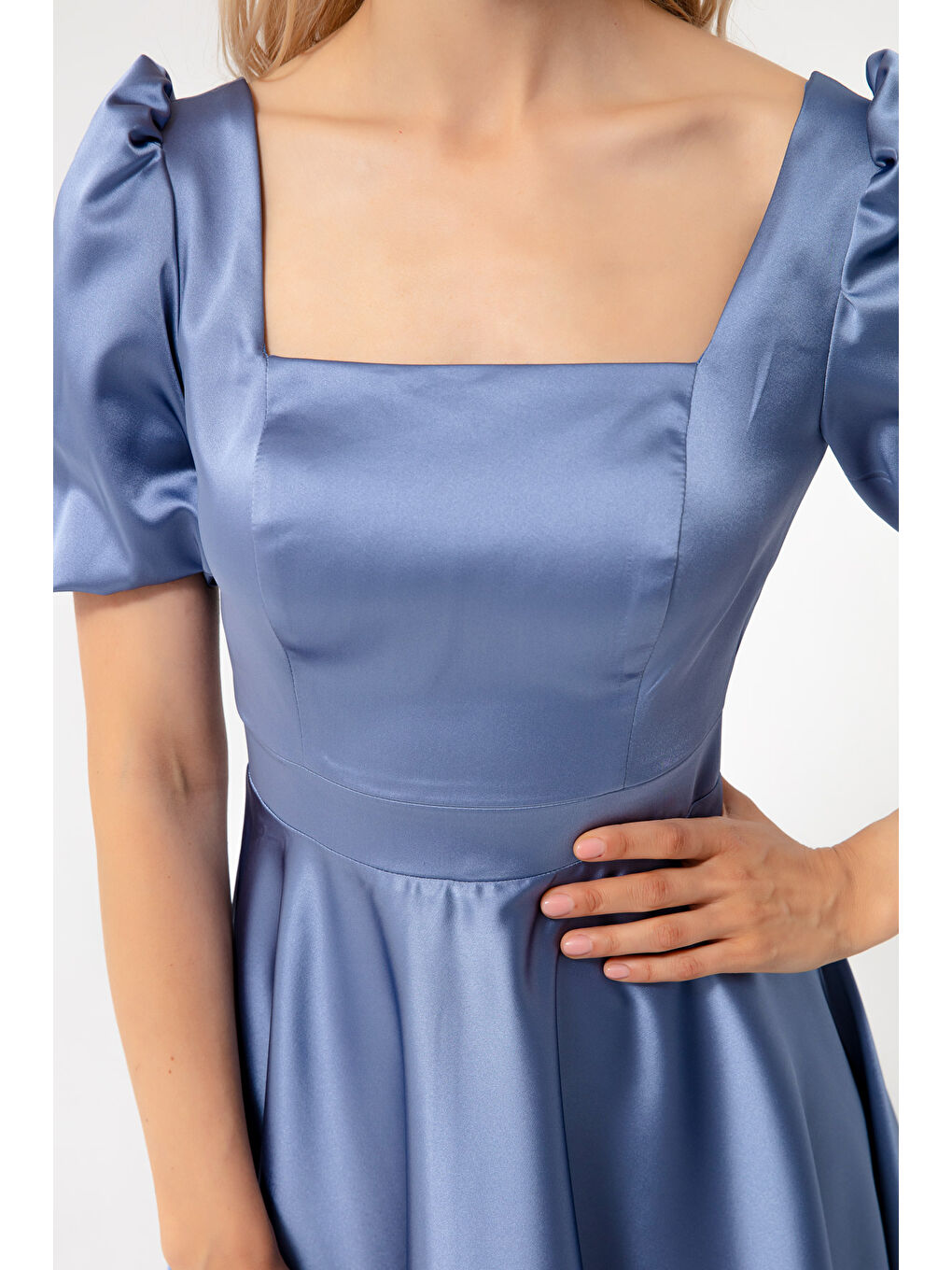 Kadın İndigo Balon Kol Kloş Kesim Midi Saten Abiye Elbise-3