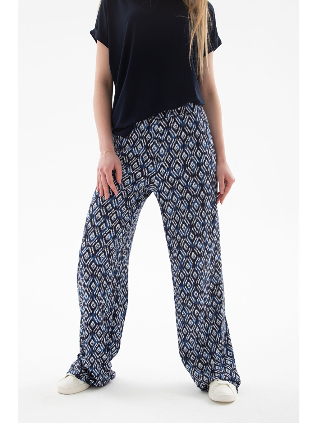 Mavi Desenli Regular Fit Yüksek Bel Bol Paça Pantolon 25Y0179K1-1