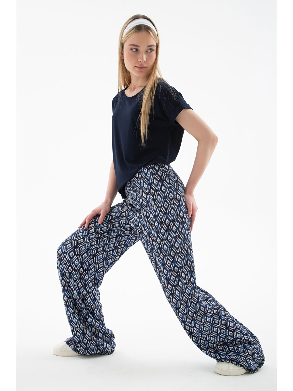 Mavi Desenli Regular Fit Yüksek Bel Bol Paça Pantolon 25Y0179K1-3