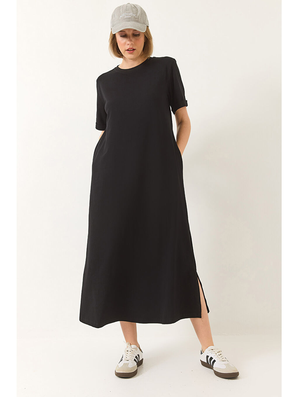 Siyah Kadın Bisiklet Yaka Kısa Kollu Cep Detaylı Uzun Basic Elbise