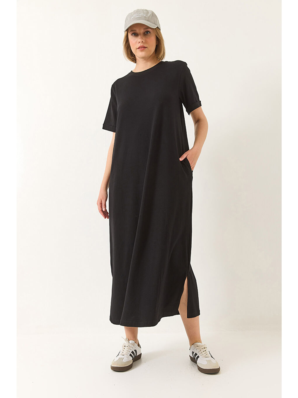 Siyah Kadın Bisiklet Yaka Kısa Kollu Cep Detaylı Uzun Basic Elbise-2