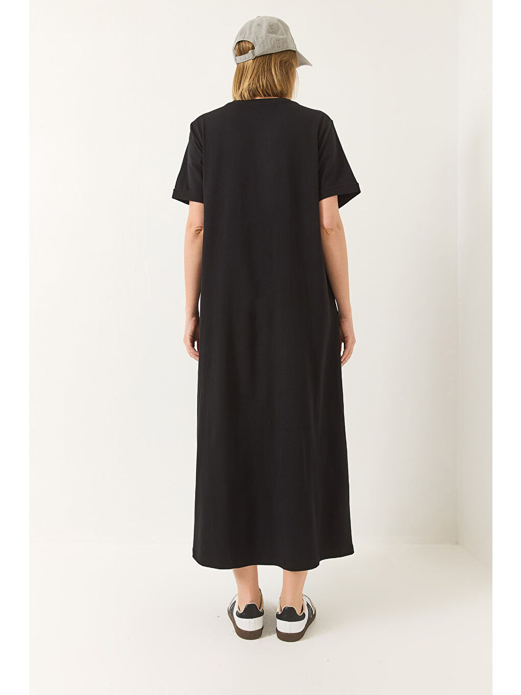 Siyah Kadın Bisiklet Yaka Kısa Kollu Cep Detaylı Uzun Basic Elbise-5