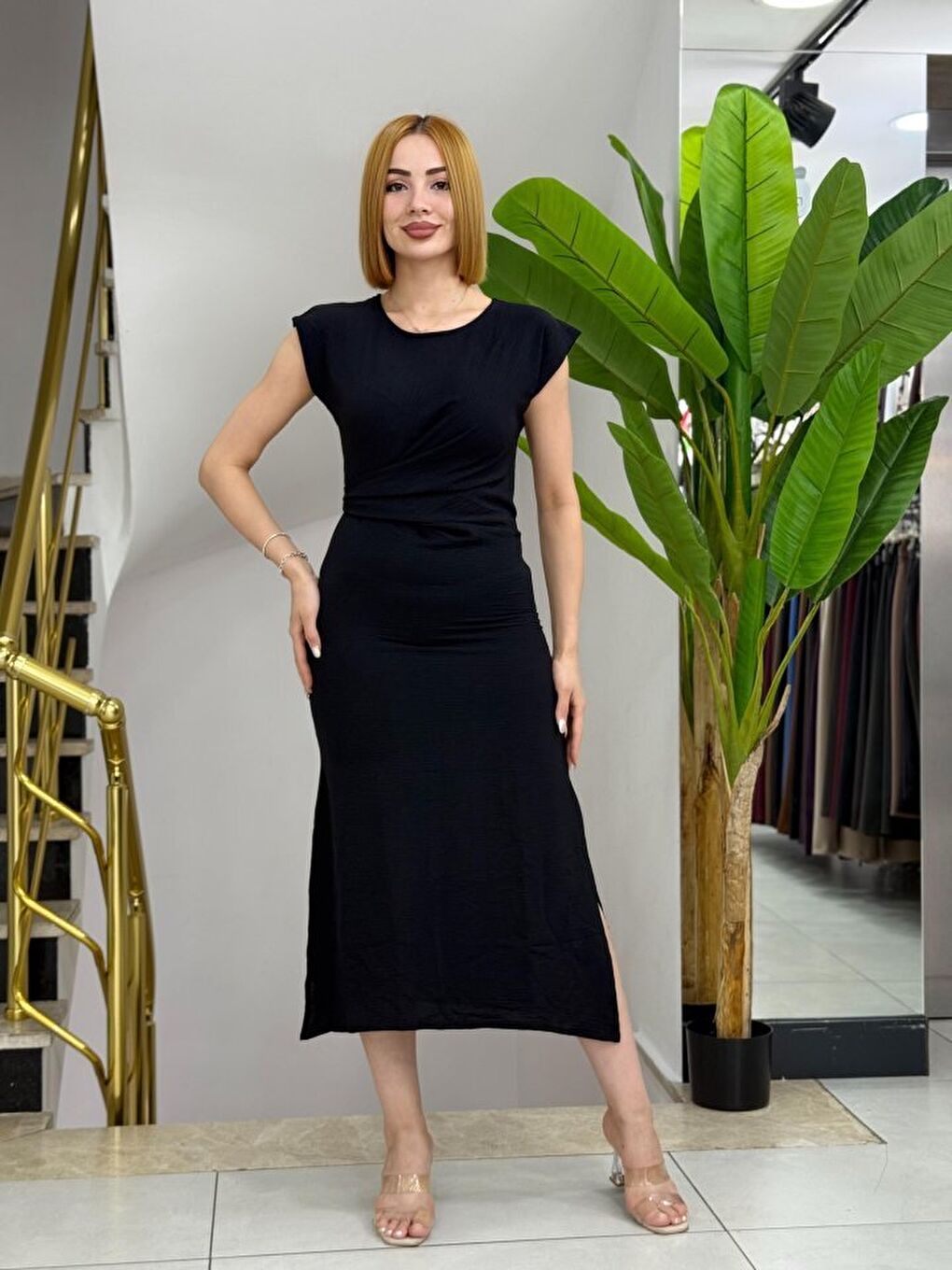 Siyah Kadın Kısa Kollu Yuvarlak Yaka Belden Bağcıklı önden Yırtmaçlı Aerobin Elbise-1