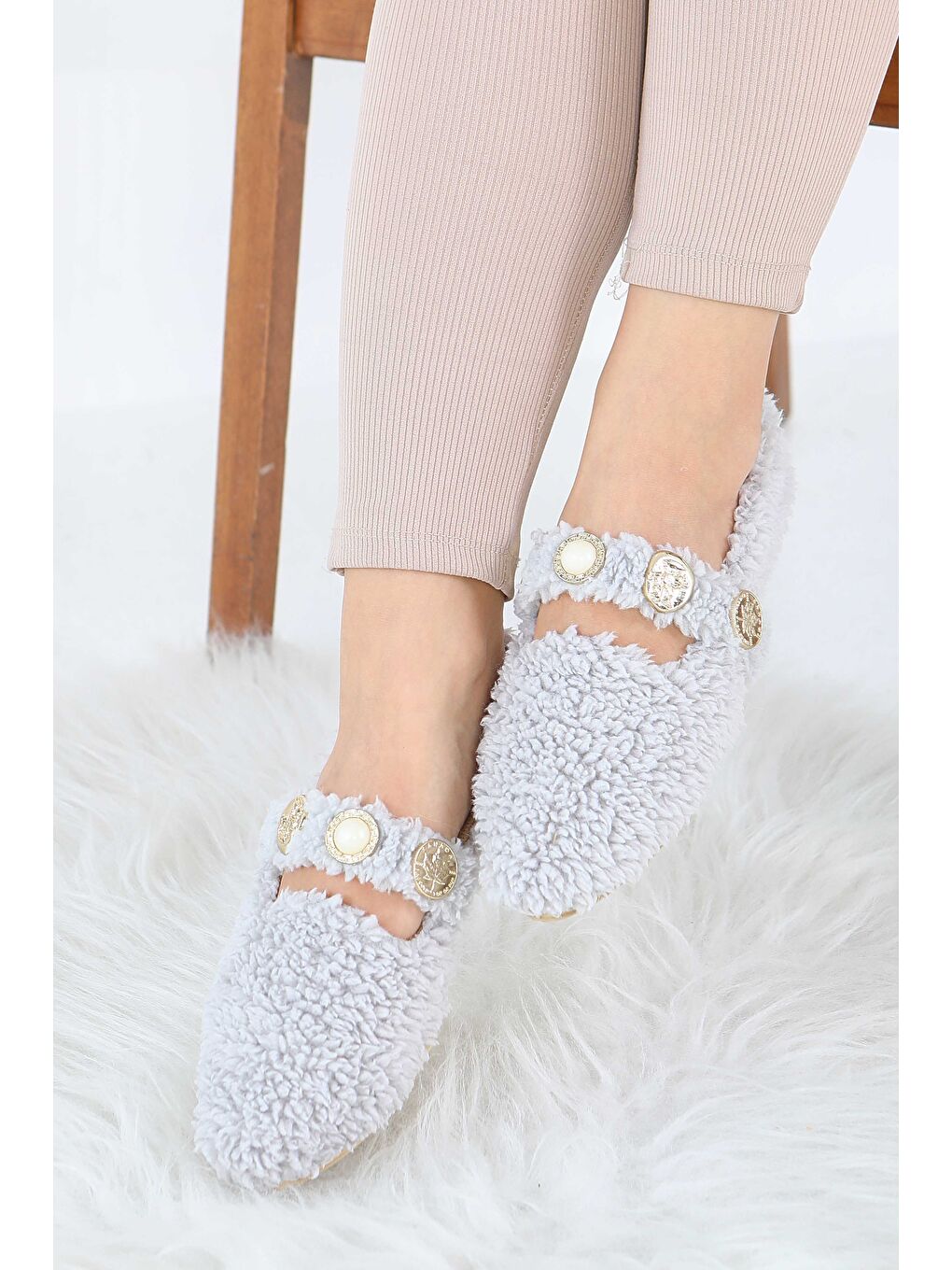 Kadın Gri İnci Ve Tuğra Detaylı Pelüş Babet - 27911-GRI-1