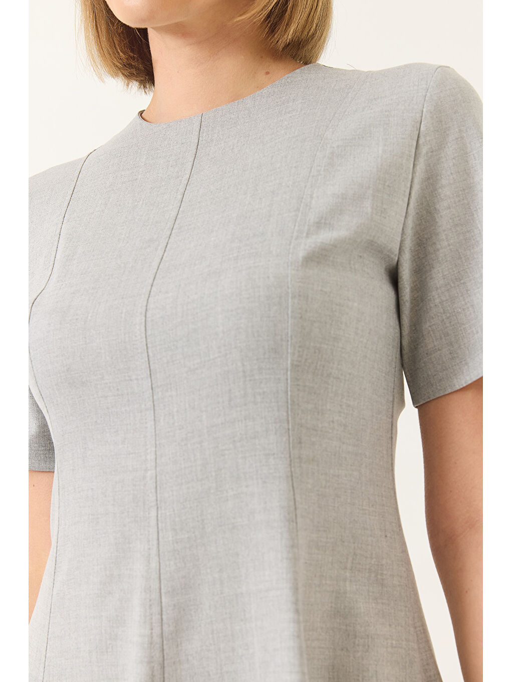 Gri Kadın Godeli Kısa Kollu Midi Boy Gizli Fermuarlı Yazlık Elbise-4