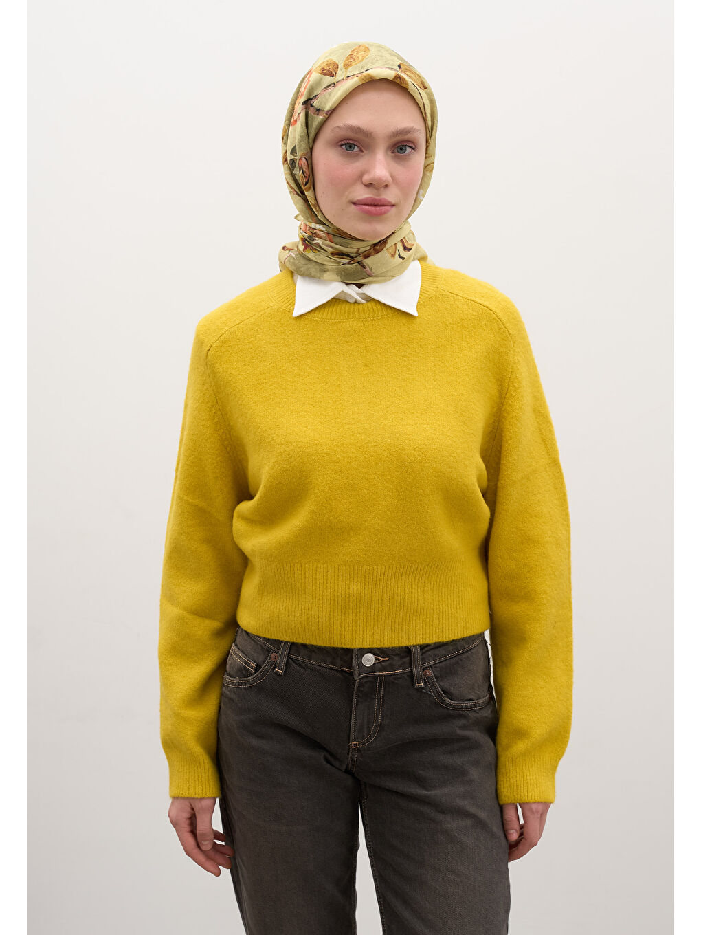 Flower Rain Desen Pamuklu Viskon Eşarp Tatlı Sarı-1