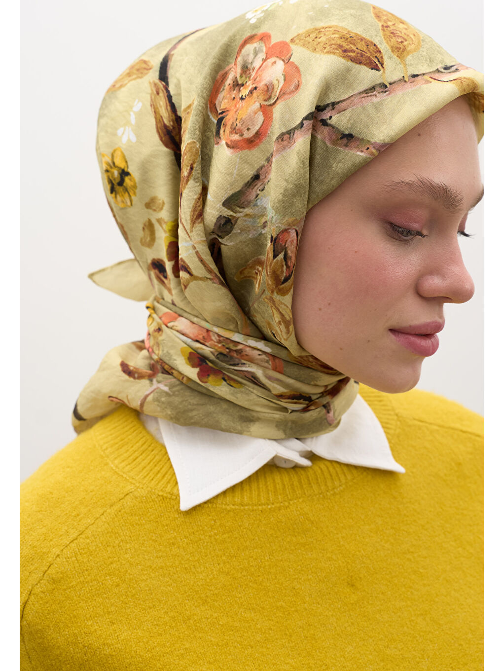 Flower Rain Desen Pamuklu Viskon Eşarp Tatlı Sarı-3