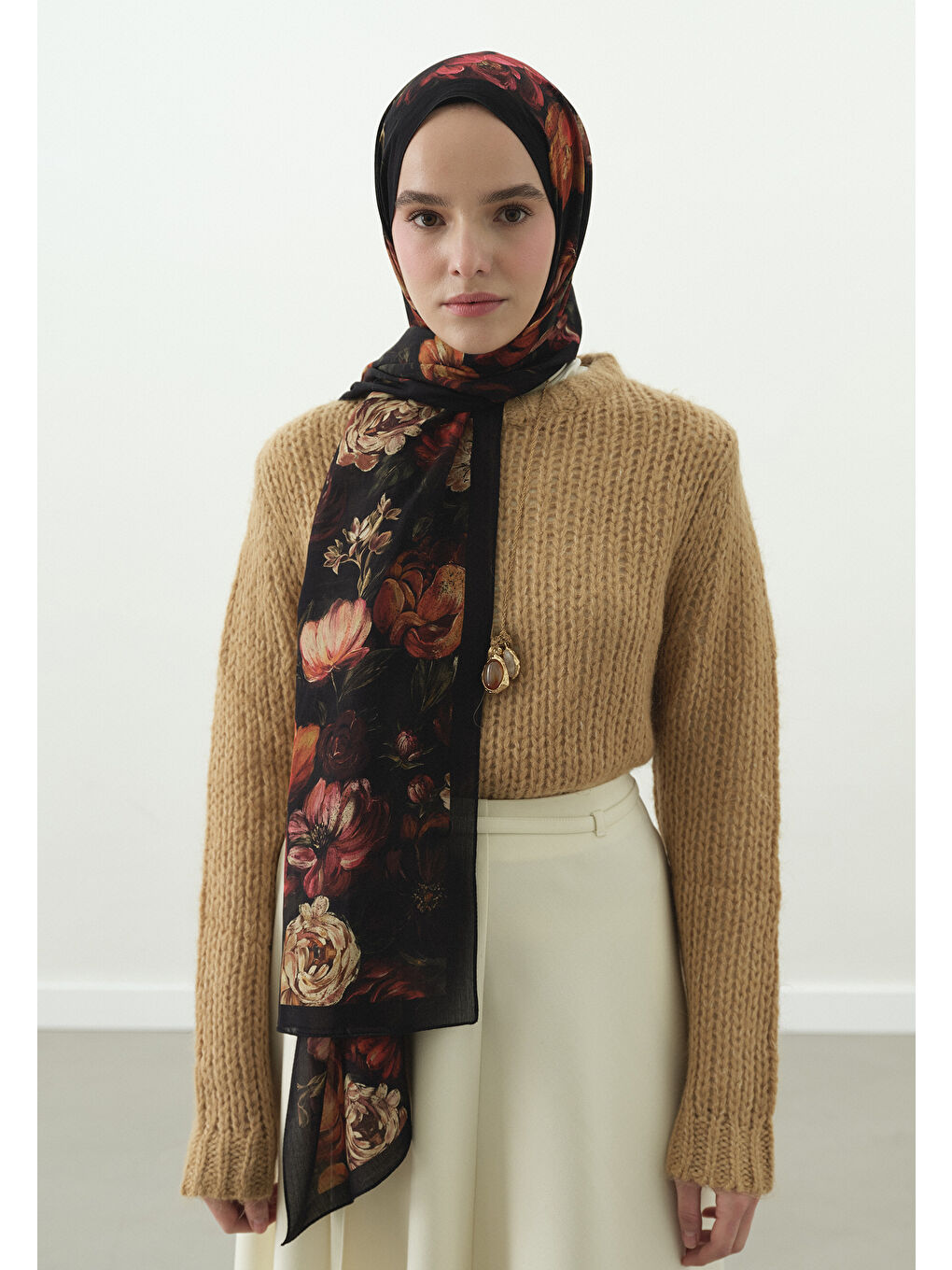 Siyah ROSINE DESENLİ PAMUK VİSKON ŞAL SİYAH-1