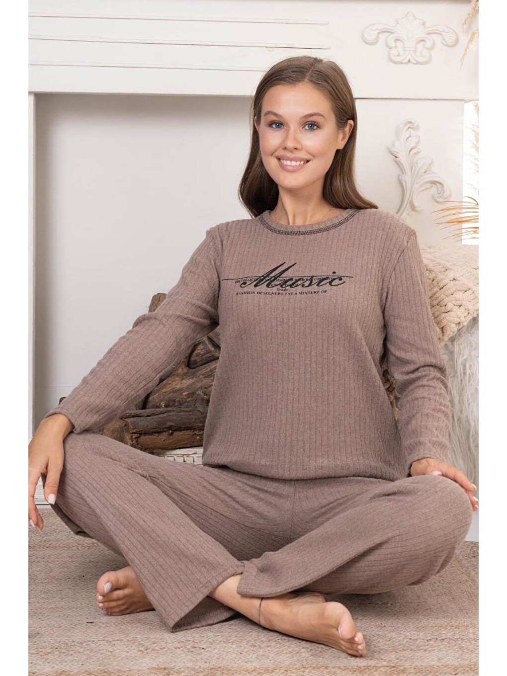 Bej Çizgili Lazy Day Baskılı Bisiklet Yaka Pijama Takımı