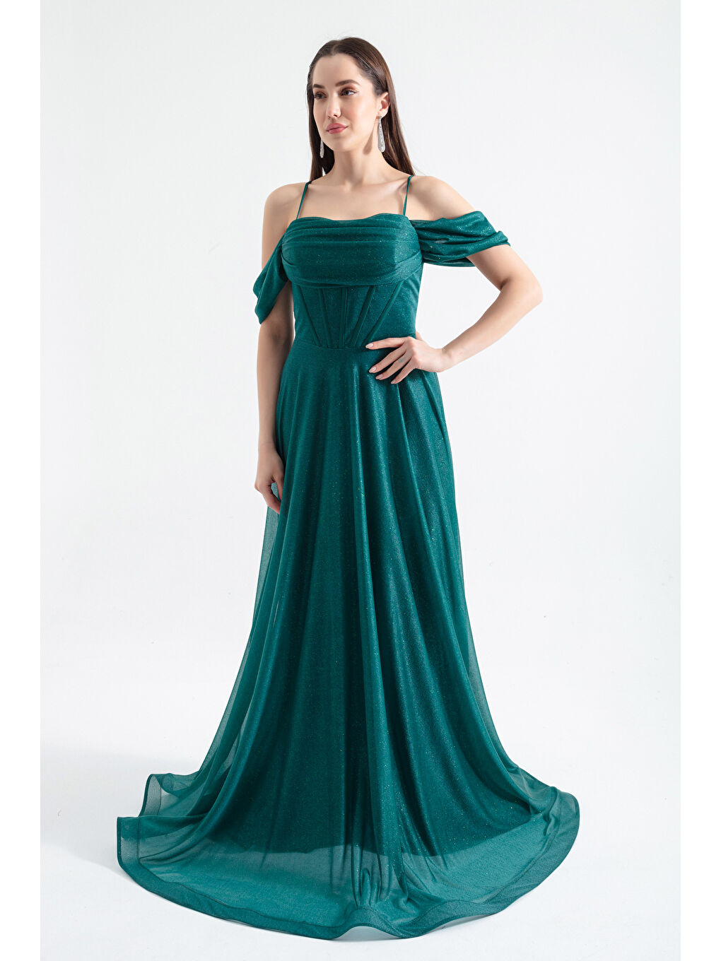 Kadın Zümrüt Yeşili Askılı Simli Uzun Kloş Abiye Elbise