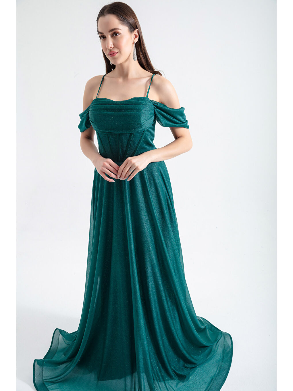 Kadın Zümrüt Yeşili Askılı Simli Uzun Kloş Abiye Elbise-1