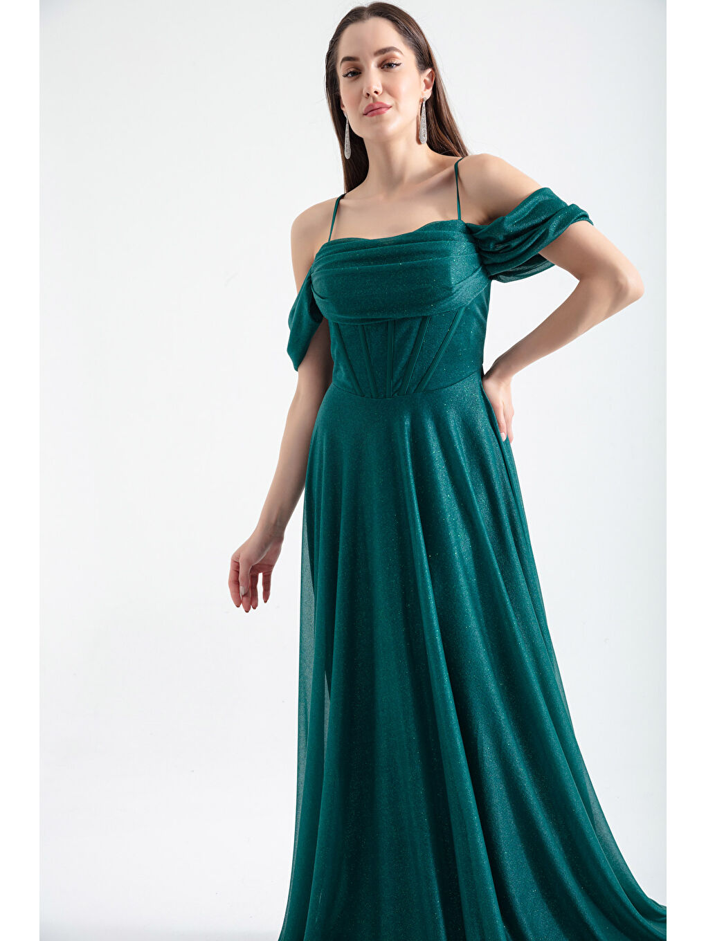 Kadın Zümrüt Yeşili Askılı Simli Uzun Kloş Abiye Elbise-2