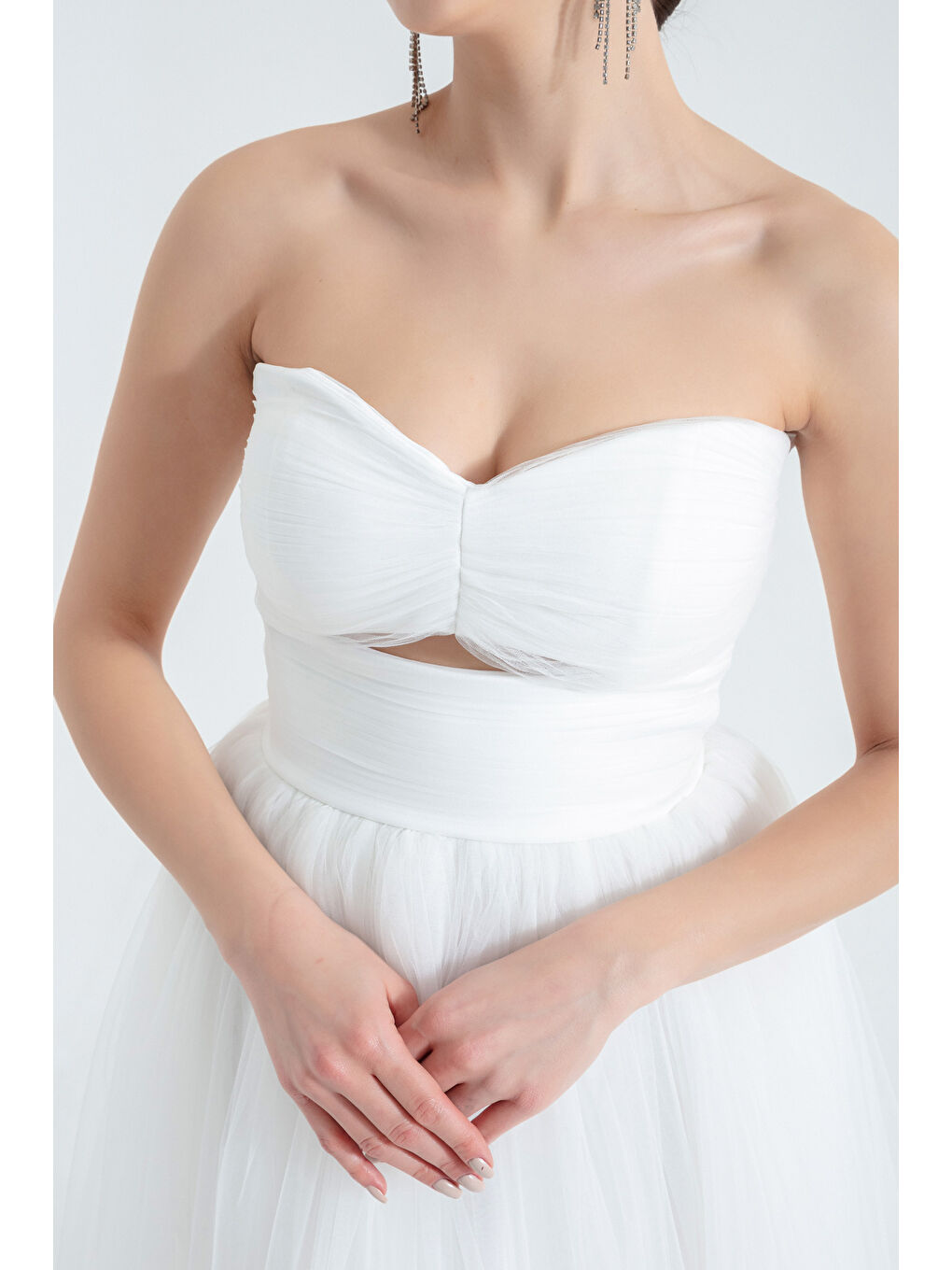 Kadın Beyaz Straplez Tül Abiye Elbise-3