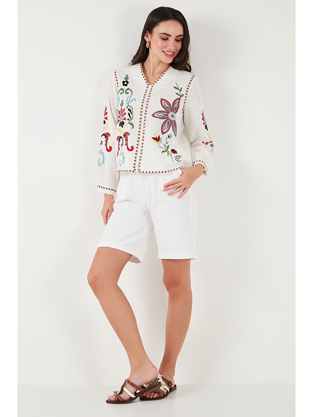 Lela Ekru Pamuklu Nakış İşlemeli Oversize Fit V Yaka Bluz 676254 - 2