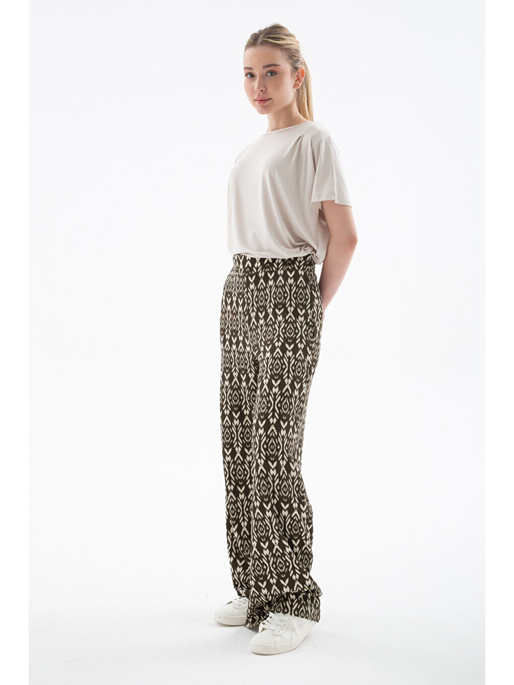 Yeşil Desenli Regular Fit Yüksek Bel Bol Paça Pantolon 25Y0179K1-2