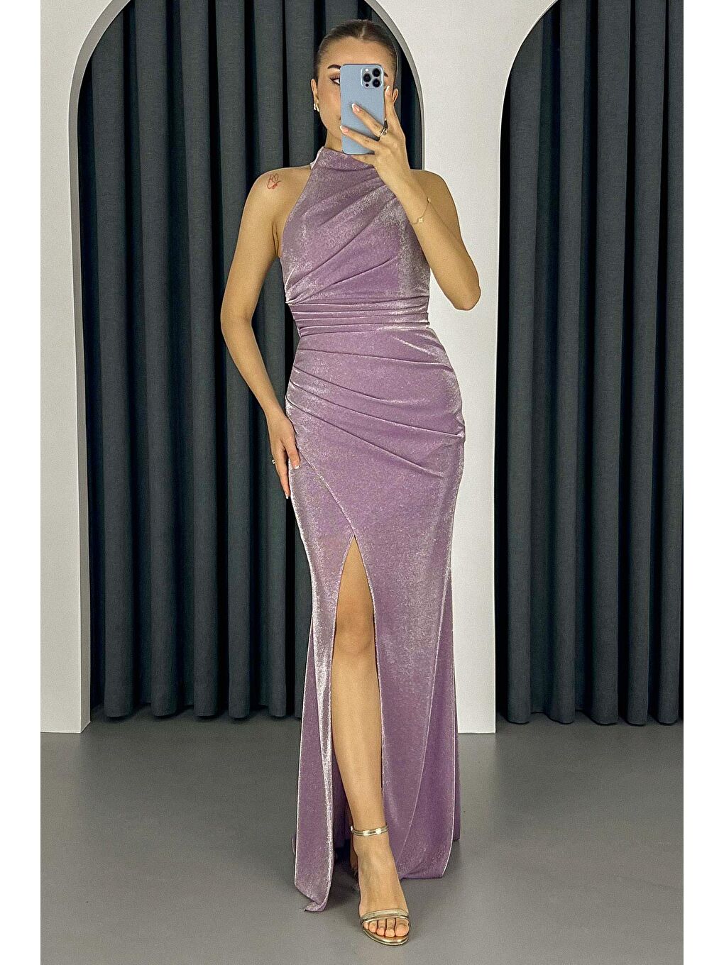 Lila Kadın Lavanta Halter Yaka Yırtmaçlı Simli Uzun Abiye Elbise